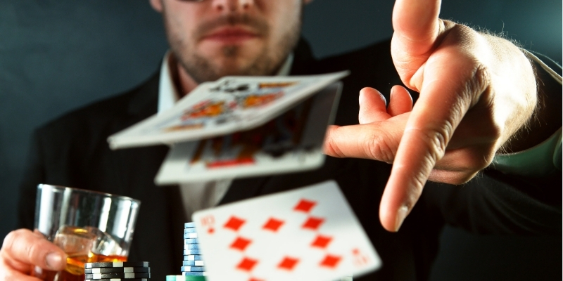 Luật chơi poker cơ bản và dễ hiểu cho người chơi mới